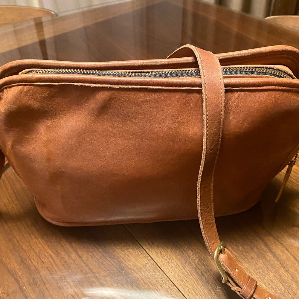Coach British Tan Leather Shoulder Bag - Picture 2 of 7